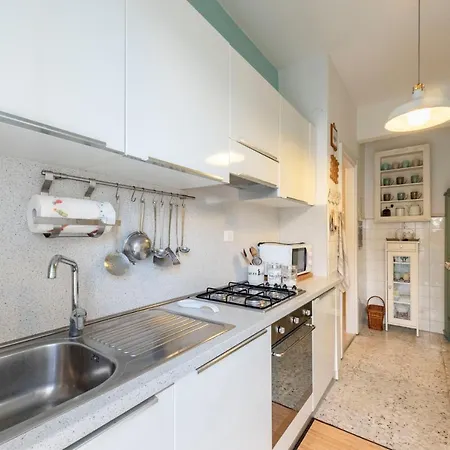Apartamento Joivy Stylish Flat With Balcony Near Castle *
