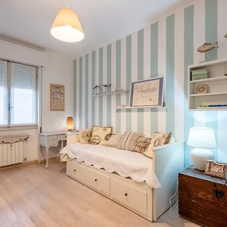 Joivy Stylish Flat With Balcony Near Castle