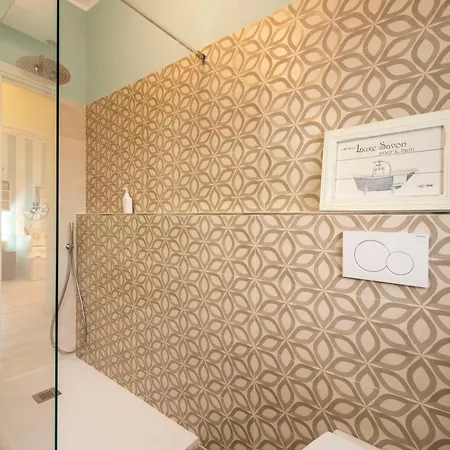 Joivy Stylish Flat With Balcony Near Castle Apartamento *