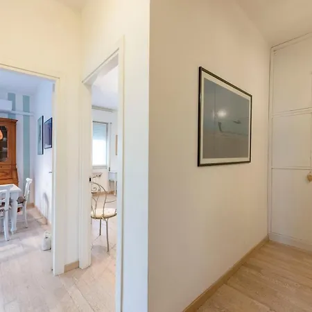 Joivy Stylish Flat With Balcony Near Castle *