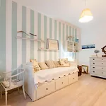 Joivy Stylish Flat With Balcony Near Castle 拉帕洛
