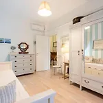 Joivy Stylish Flat With Balcony Near Castle 公寓 *
