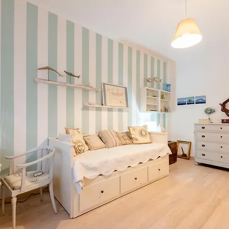 Joivy Stylish Flat With Balcony Near Castle Рапалло