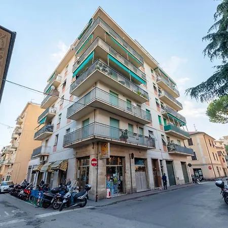 Joivy Stylish Flat With Balcony Near Castle *