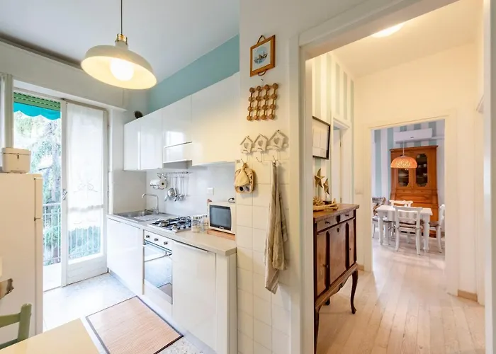 Joivy Stylish Flat With Balcony Near Castle