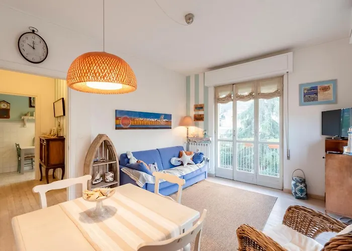 Lejlighed Joivy Stylish Flat With Balcony Near Castle