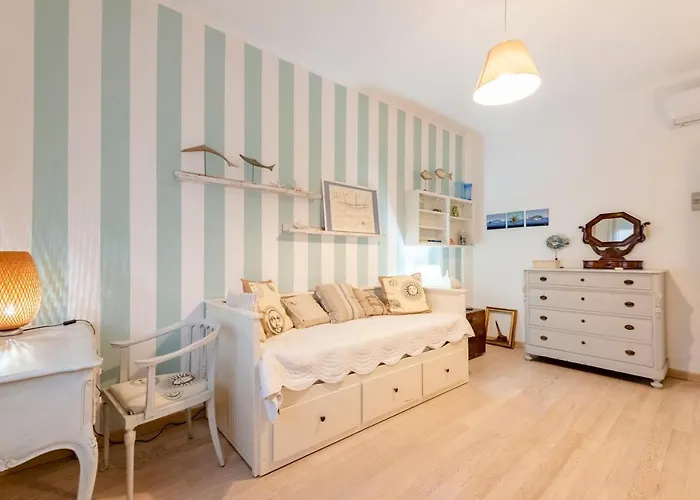 Joivy Stylish Flat With Balcony Near Castle Rapallo