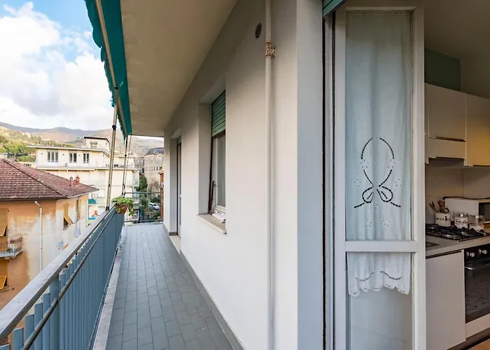 Joivy Stylish Flat With Balcony Near Castle