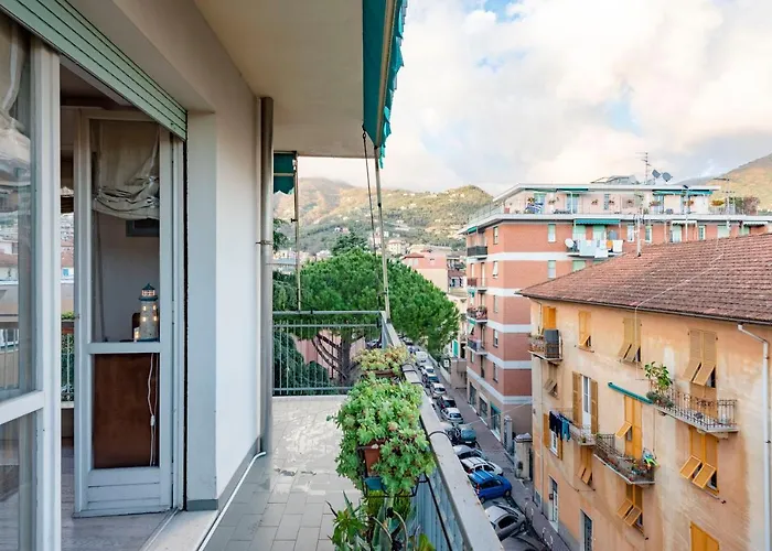 Joivy Stylish Flat With Balcony Near Castle